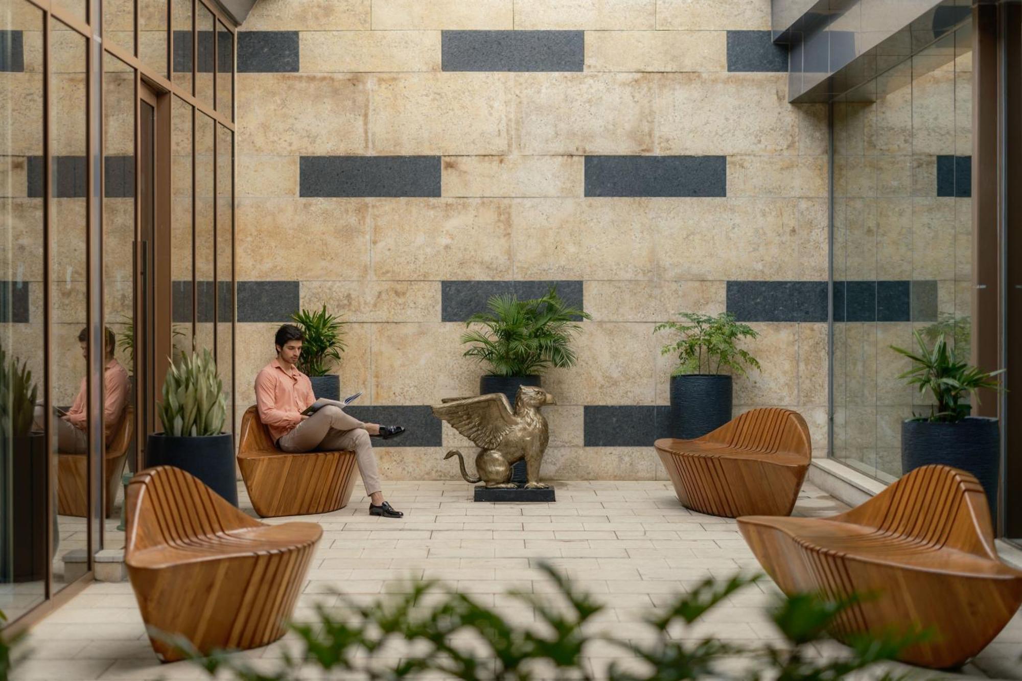 Jw Marriott Hotel Bengaluru Prestige Golfshire Resort & Spa Avati Extérieur photo