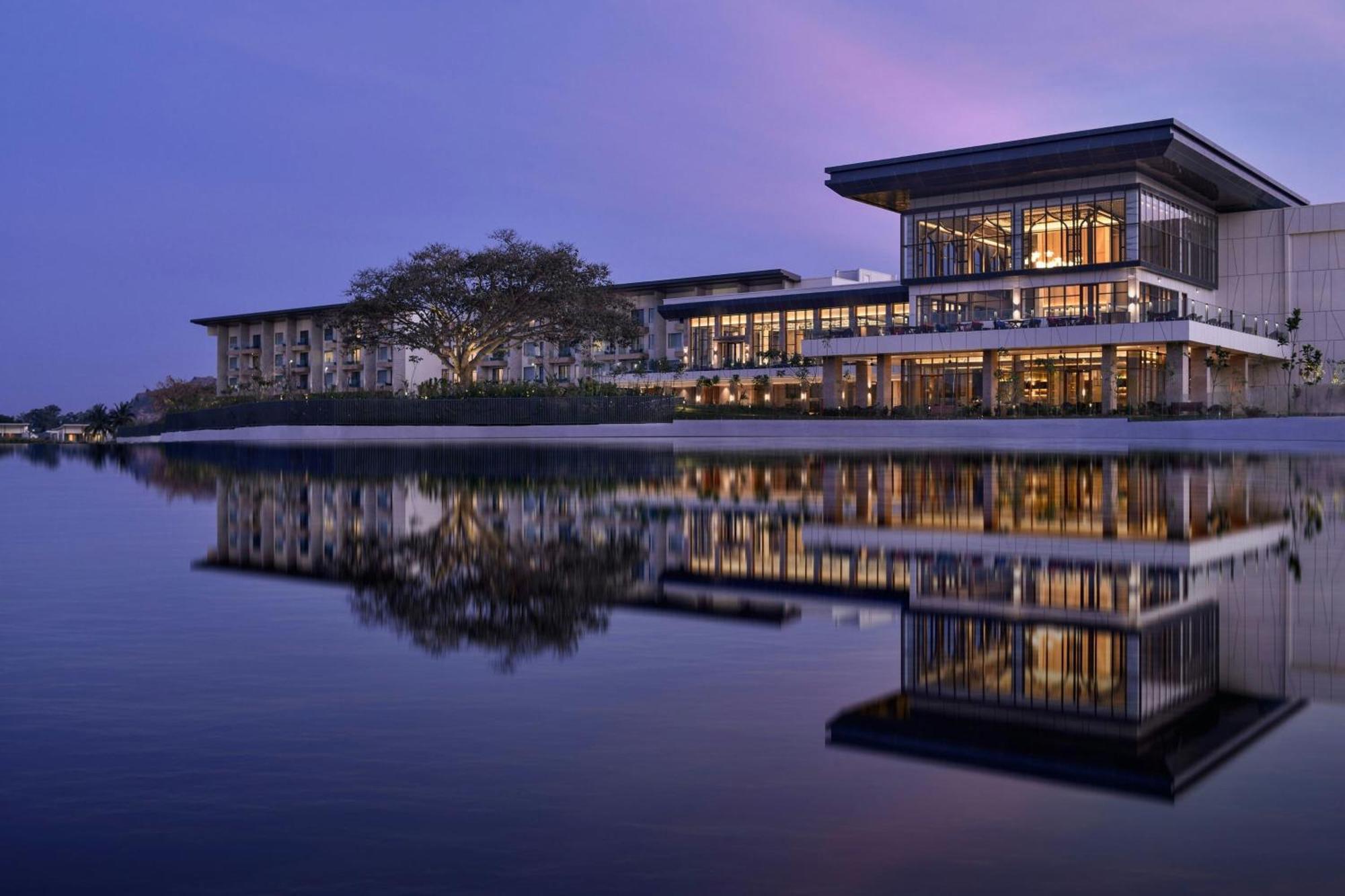 Jw Marriott Hotel Bengaluru Prestige Golfshire Resort & Spa Avati Extérieur photo